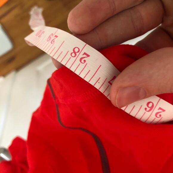 Lululemon Men's Long Sleeve T Shirt Red Size M *Missing Tag* Base Layer Running - Picture 11 of 13